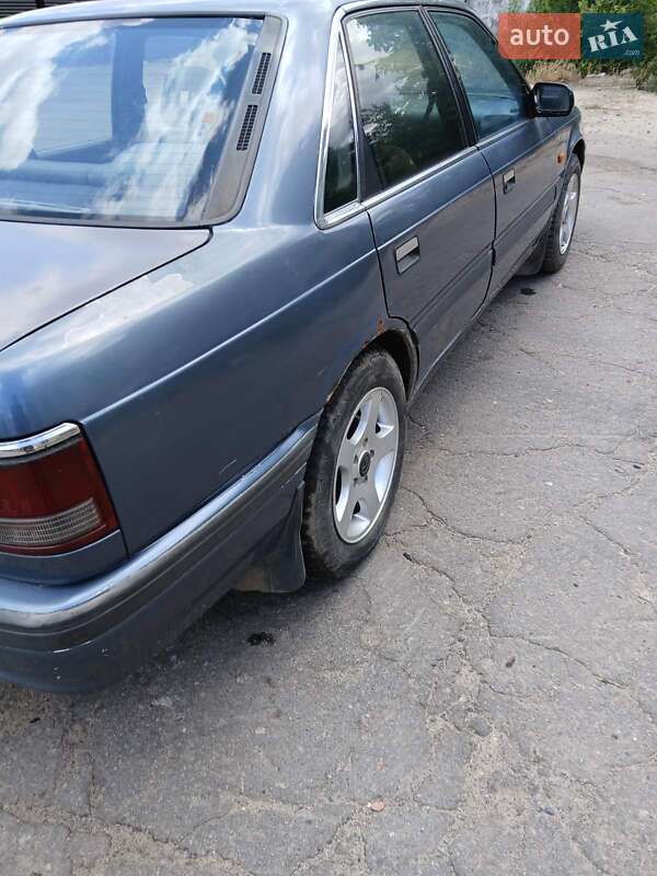 Седан Mazda 626 1988 в Днепре