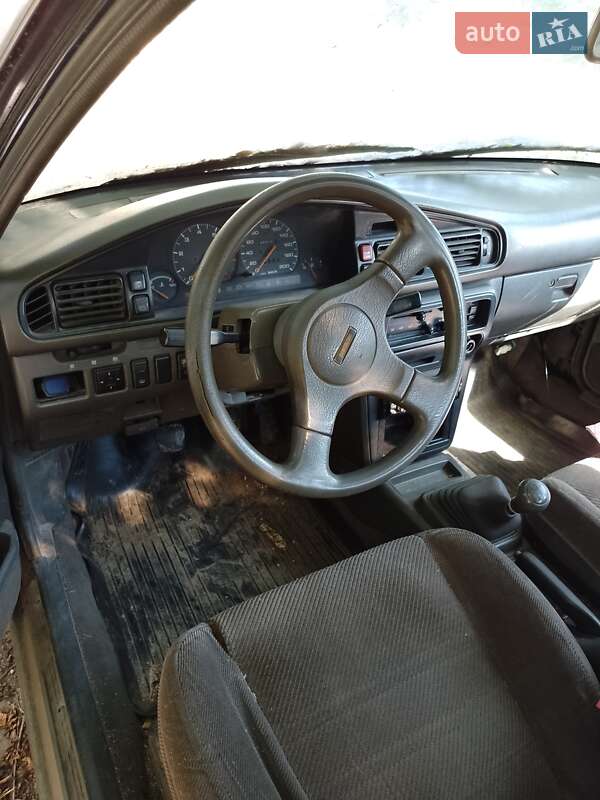 Хетчбек Mazda 626 1991 в Кам'янському