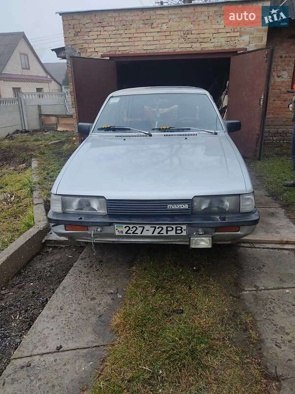 Седан Mazda 626 1988 в Ровно фото Седан Mazda 626 1988 в Ровно