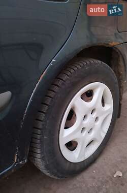 Хетчбек Mazda 626 1999 в 
