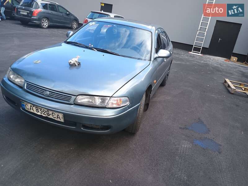 Хэтчбек Mazda 626 1993 в 