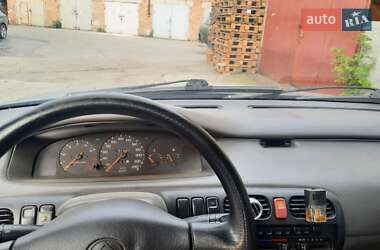 Седан Mazda 626 1993 в 