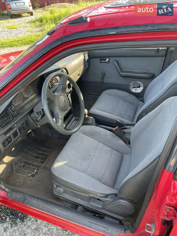 Хэтчбек Mazda 626 1992 в Снятине
