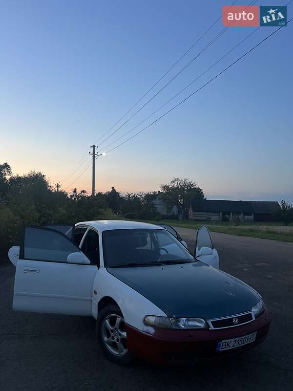 Седан Mazda 626 1993 в Ровно