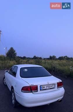 Седан Mazda 626 1993 в Ровно