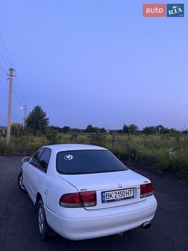 Седан Mazda 626 1993 в Ровно