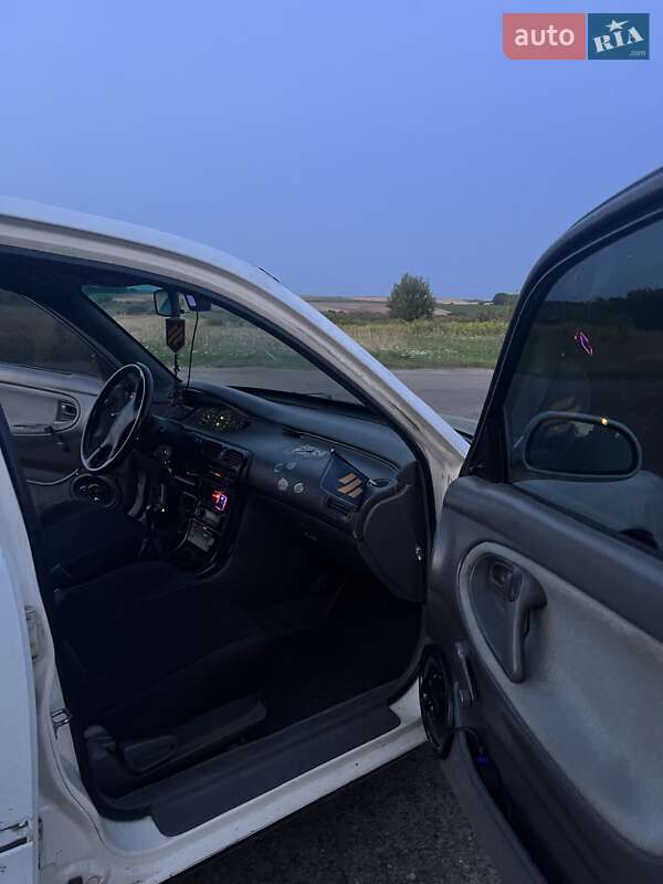 Седан Mazda 626 1993 в Ровно