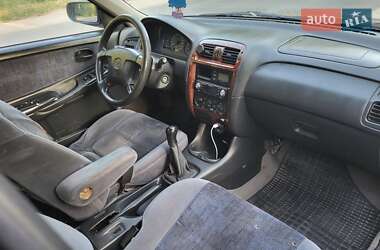 Хэтчбек Mazda 626 1997 в 