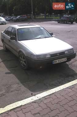 Хэтчбек Mazda 626 1990 в Ровно