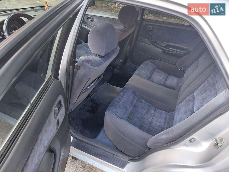 Седан Mazda 626 1998 в Киеве