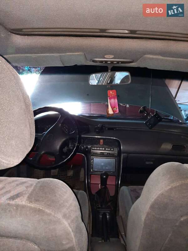Хэтчбек Mazda 626 1991 в 