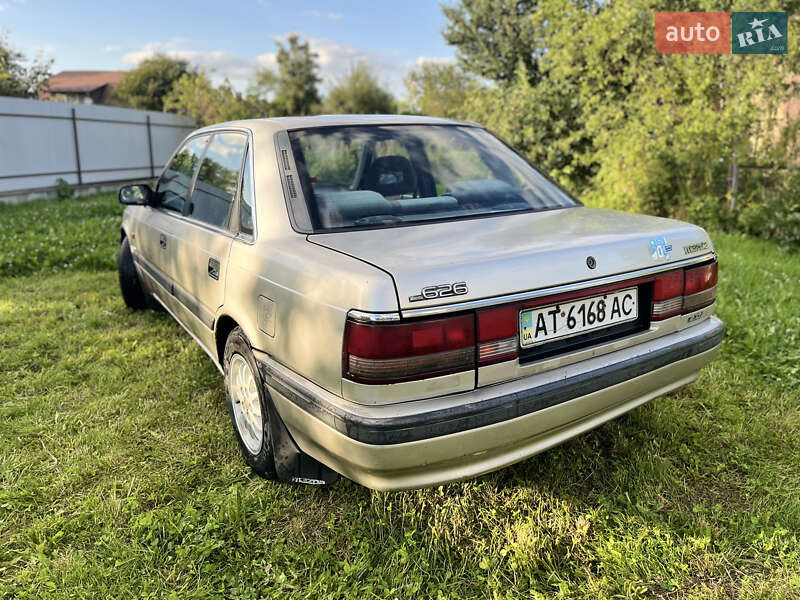 Седан Mazda 626 1987 в Калуше