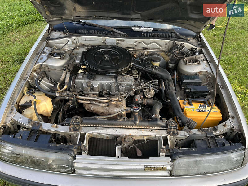 Седан Mazda 626 1987 в Калуше