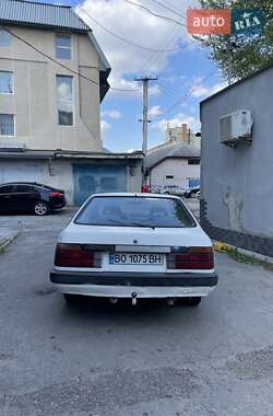 Хэтчбек Mazda 626 1986 в 