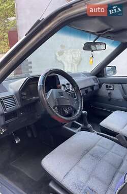 Хэтчбек Mazda 626 1986 в 