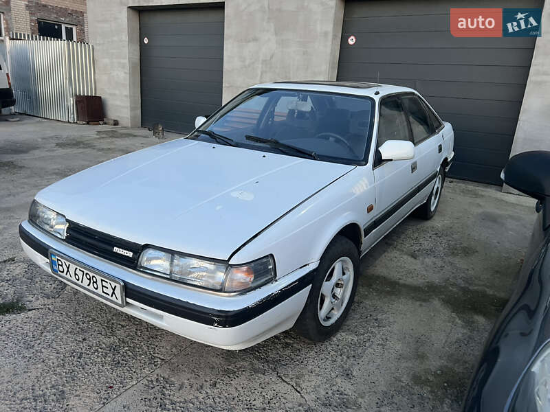 Хэтчбек Mazda 626 1987 в 