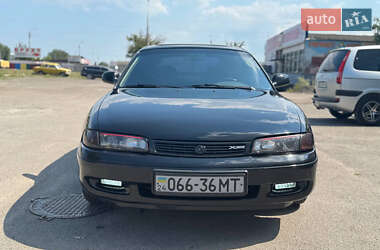 Седан Mazda 626 1993 в 