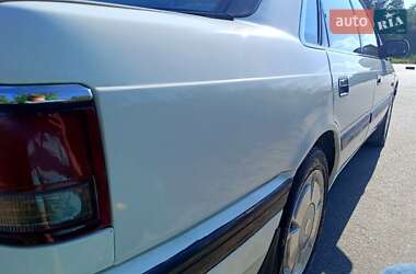 Седан Mazda 626 1989 в 