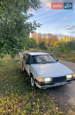 Хэтчбек Mazda 626 1986 в 