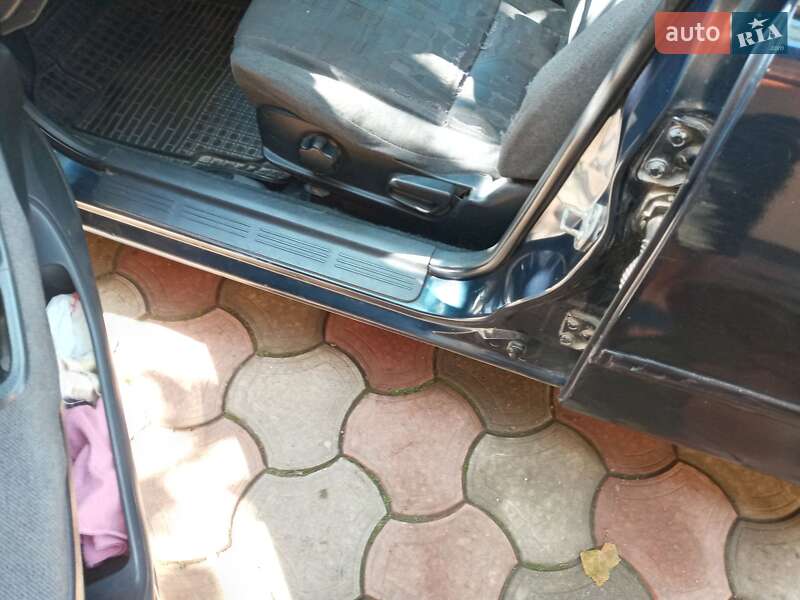 Седан Mazda 626 1997 в Чернівцях