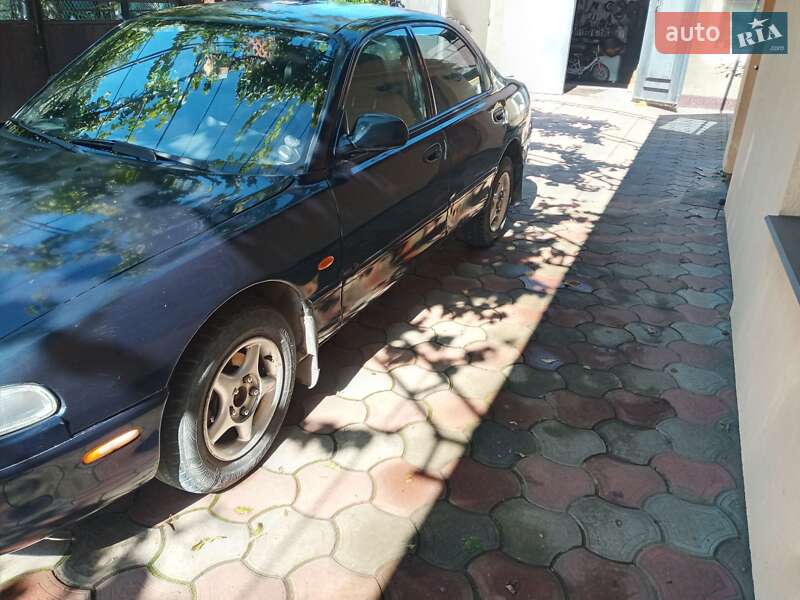 Седан Mazda 626 1997 в Чернівцях