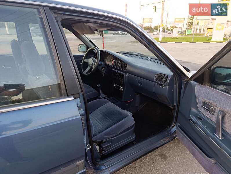 Седан Mazda 626 1990 в Харкові