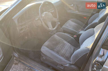 Хэтчбек Mazda 626 1988 в 