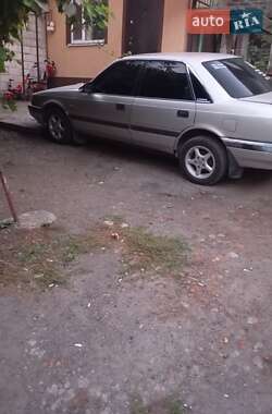 Седан Mazda 626 1988 в 