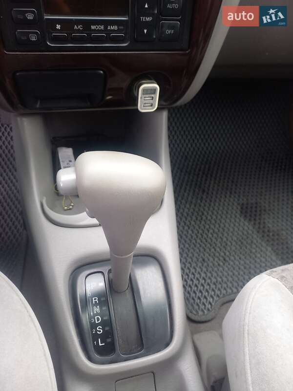 Седан Mazda 626 2003 в Ковеле