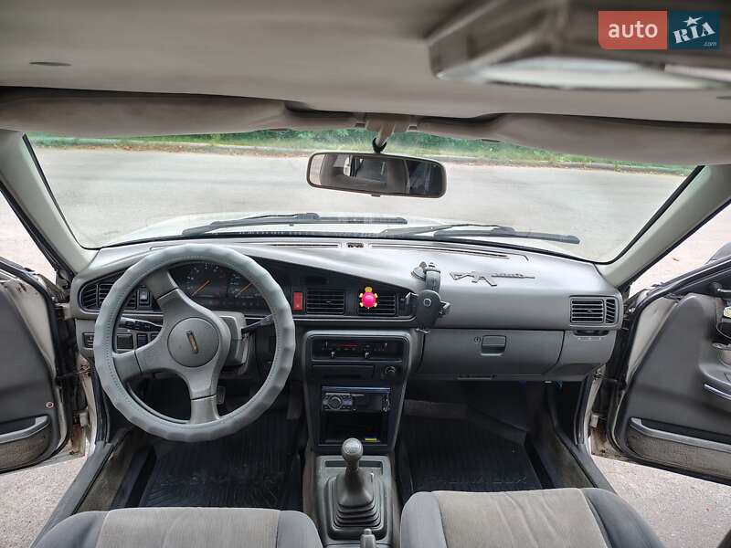 Седан Mazda 626 1992 в Хмельницком