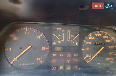 Хэтчбек Mazda 626 1986 в 