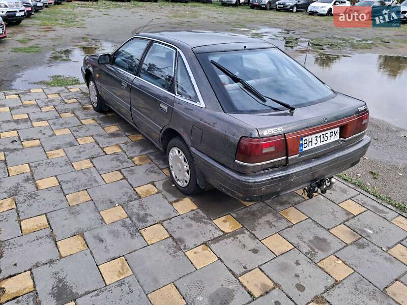 Хэтчбек Mazda 626 1988 в Буче