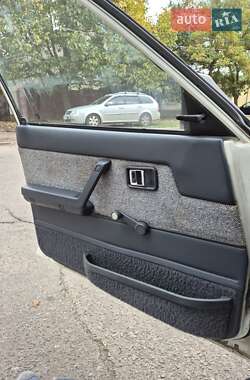 Седан Mazda 626 1987 в 