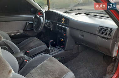 Седан Mazda 626 1989 в 