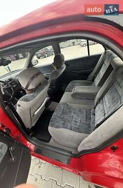 Хэтчбек Mazda 626 1998 в 