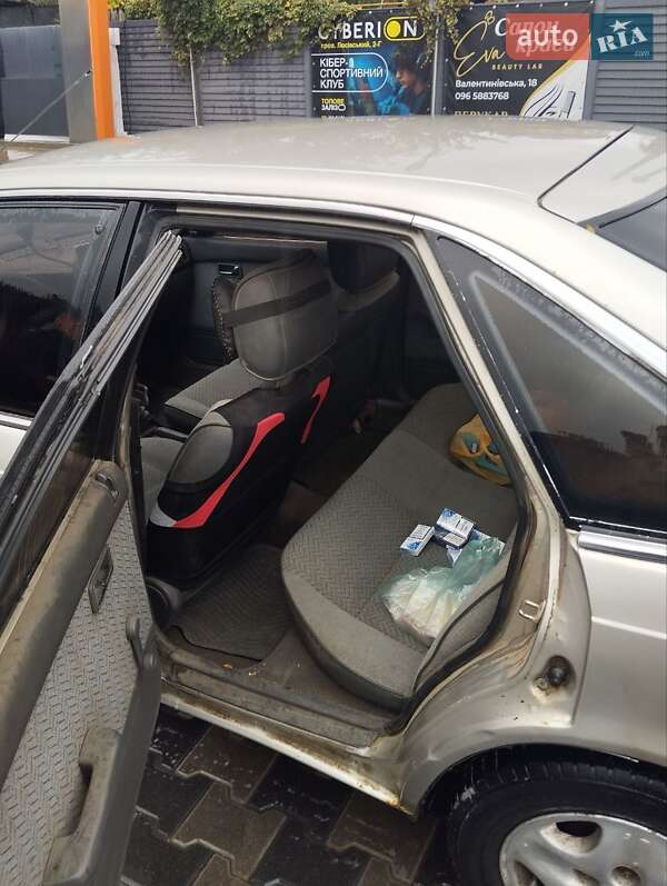 Хетчбек Mazda 626 1988 в Харкові фото 9 Хетчбек Mazda 626 1988 в Харкові