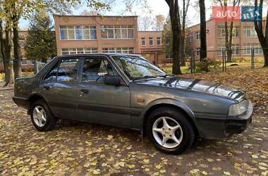 Седан Mazda 626 1987 в Ровно