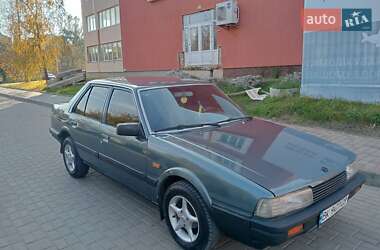 Седан Mazda 626 1987 в Ровно