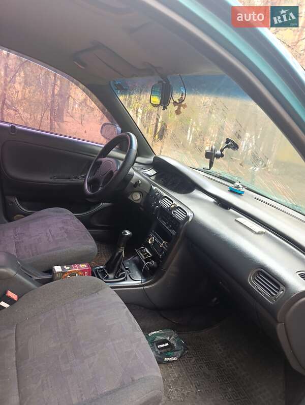 Седан Mazda 626 1996 в Павлограді