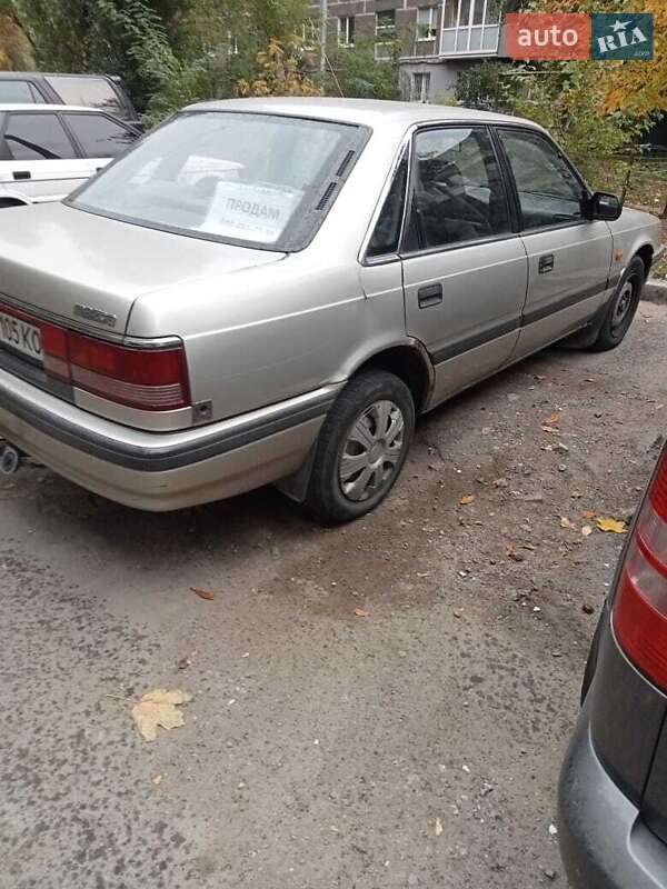 Седан Mazda 626 1988 в Днепре