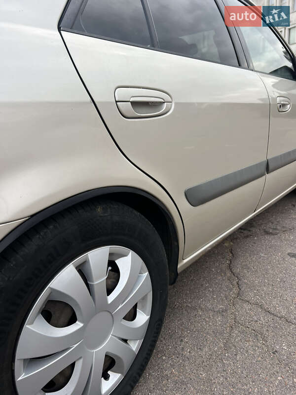 Седан Mazda 626 2001 в Черкассах