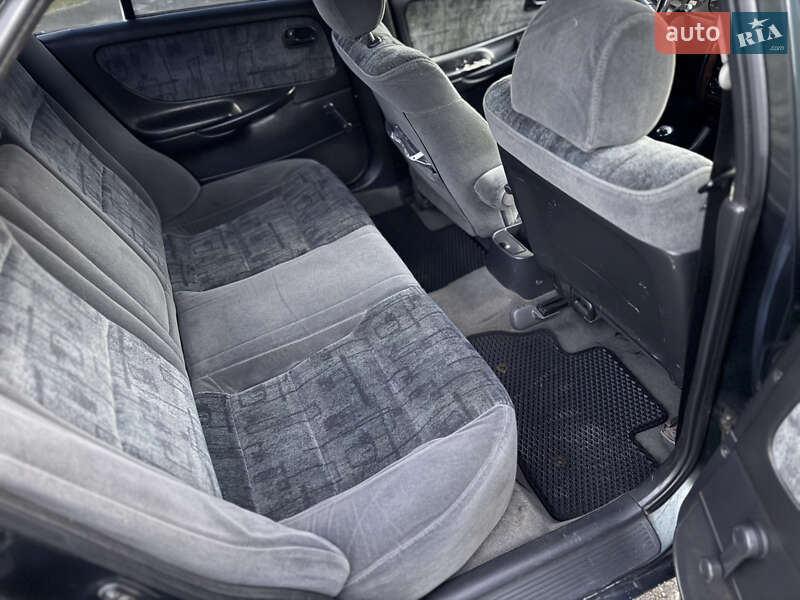 Седан Mazda 626 1997 в Сарнах