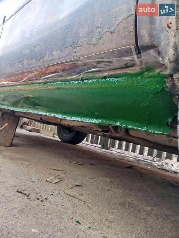 Седан Mazda 626 1995 в Клевані