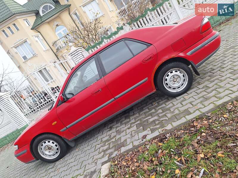 Седан Mazda 626 1999 в Черновцах