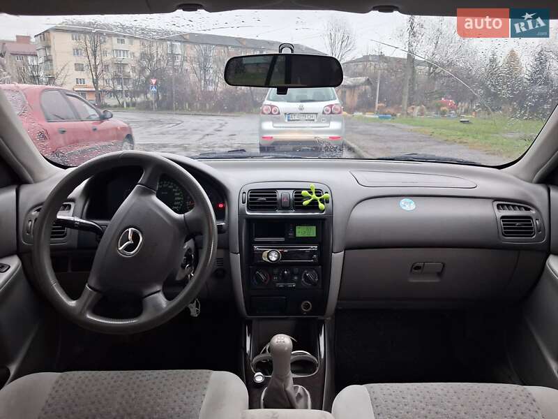 Хэтчбек Mazda 626 2000 в Калуше