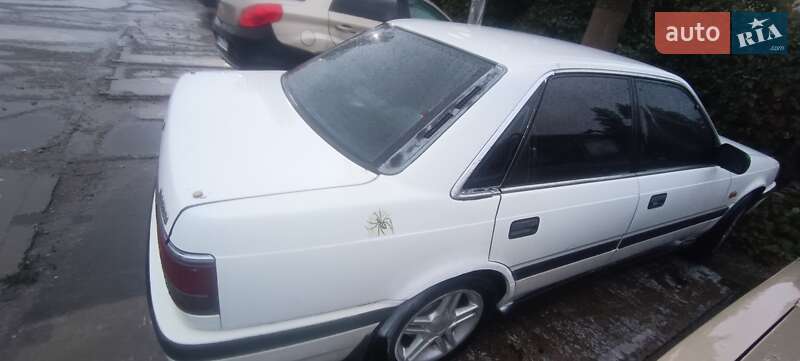 Седан Mazda 626 1987 в Одессе