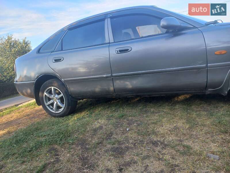 Хетчбек Mazda 626 1993 в Вільнянську
