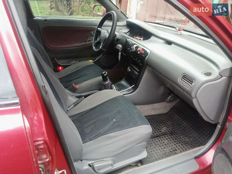 Хэтчбек Mazda 626 1992 в Новой Праге