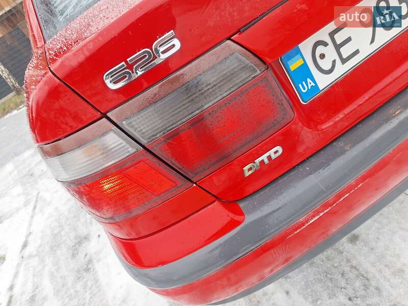 Седан Mazda 626 1999 в Черновцах