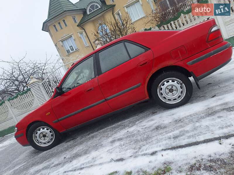 Седан Mazda 626 1999 в Черновцах